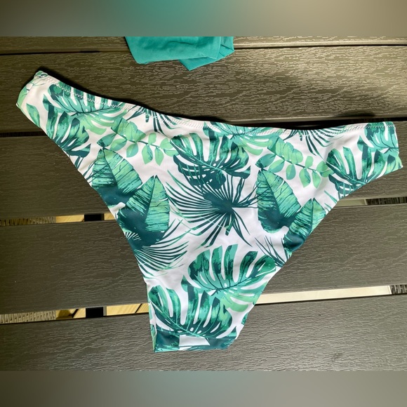 SHEKINI Bikini wrap top, ties in back beautiful color. Bottoms white with plants - Picture 5 of 8